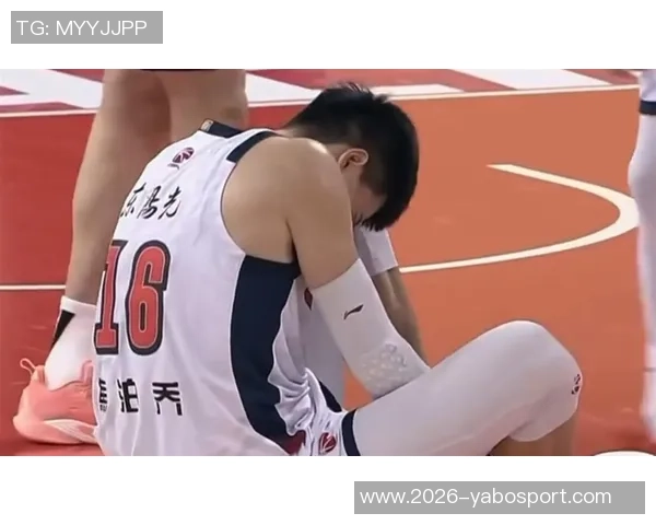 奎因表现低迷16投仅4中仅得8分4篮板1助攻被罚离场引发热议